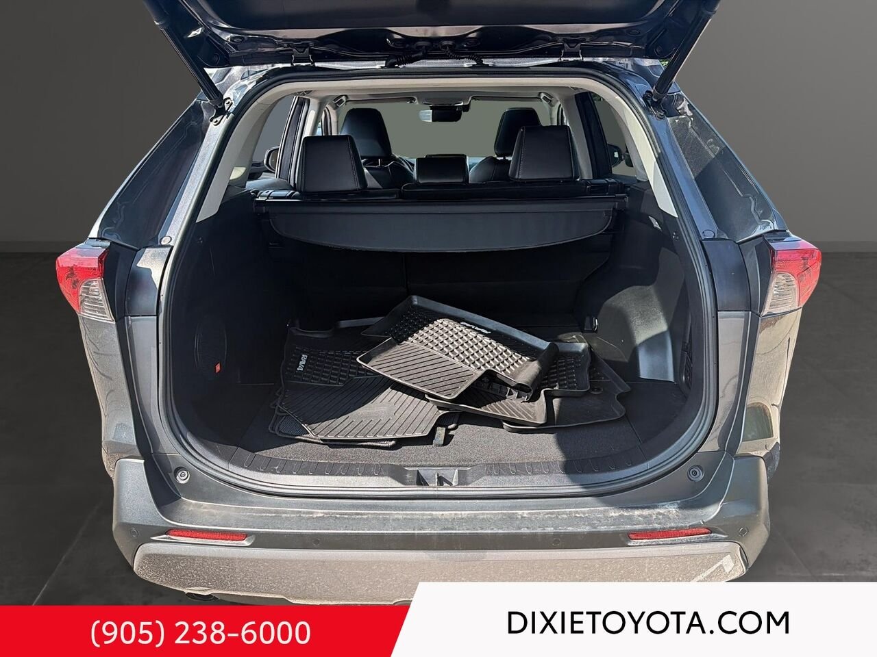 2021 Toyota RAV4 LIMITED AWD / HEATED AND VENTILATED SEATS / MOONROOF / LEATHER SURFACE / ALLOY WHEELS / CARPLAY AND ANDROID AUTO Grey Mississauga - photo #22