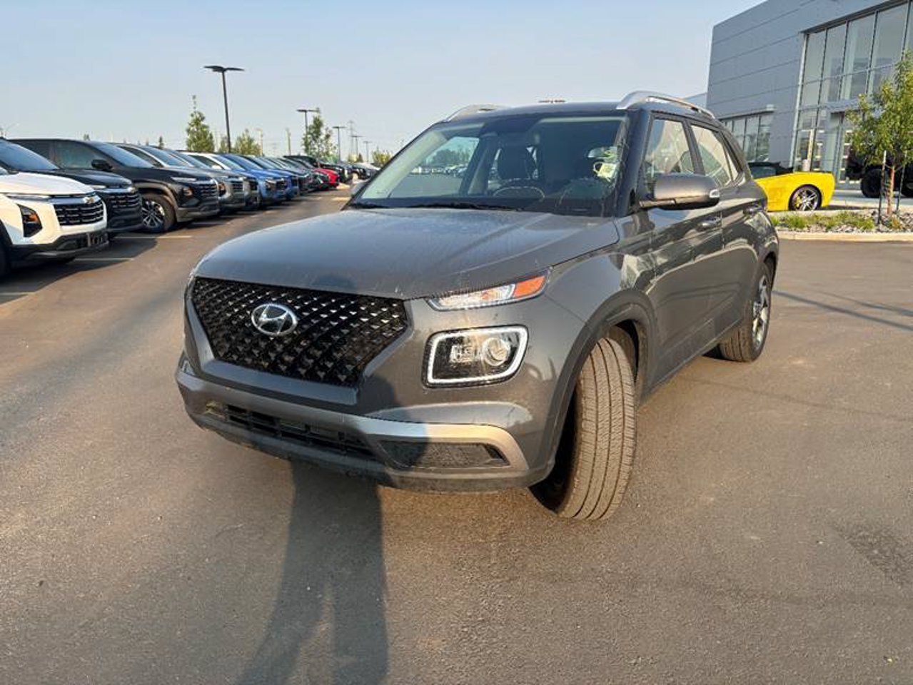 2025 Hyundai Venue Ultimate IVT w/Black Interior Grey Sherwood Park - photo #2