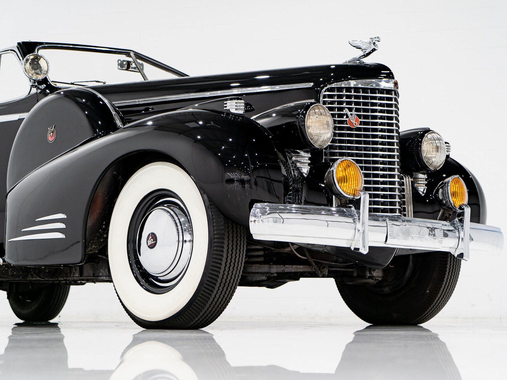 Cadillac Series 90 **PRICE IN USD**1 of 13 V16 1938 Noir Montréal - photo #27