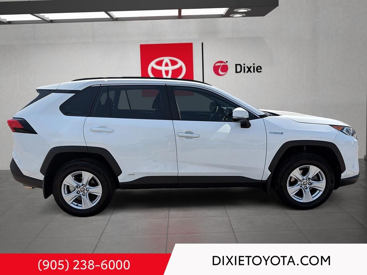 2021 Toyota RAV4 Hybrid XLE AWD / CLEAN CARFAX / HEATED SEATS / MOONROOF / ALLOY WHEELS / CARPLAY AND ANDROID AUTO White Mississauga - photo #2