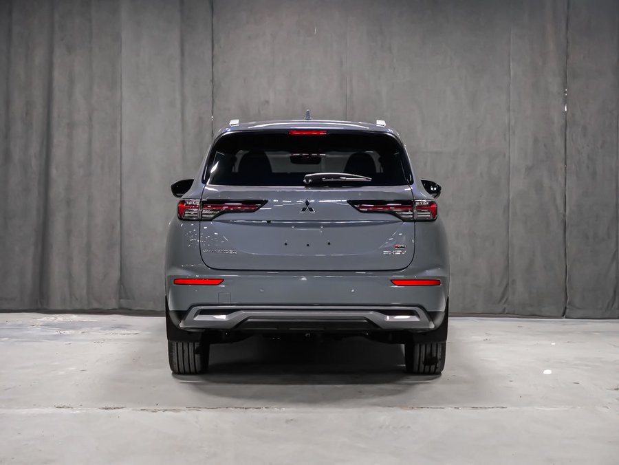 2026 Mitsubishi Outlander Plug-In Hybrid SEL Moonstone Grey Premium Finish