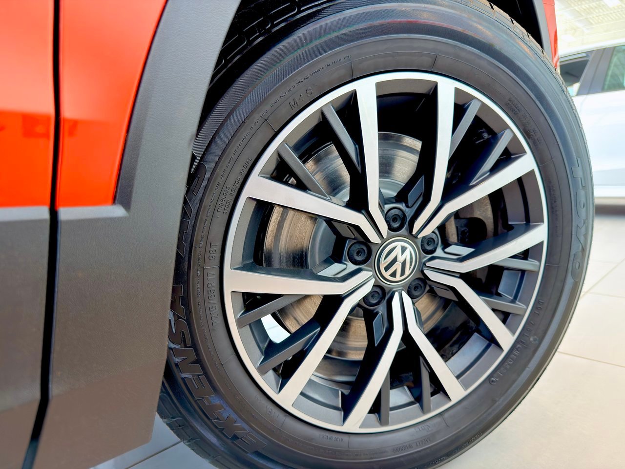 Volkswagen Tiguan 2019 Orange Notre-Dame-des-Prairies - photo #14
