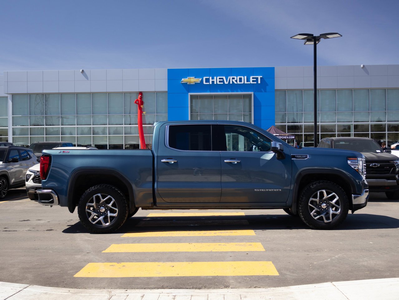 2024 GMC Sierra 1500 4WD Crew Cab 147 SLT Grey Sherwood Park - photo #12