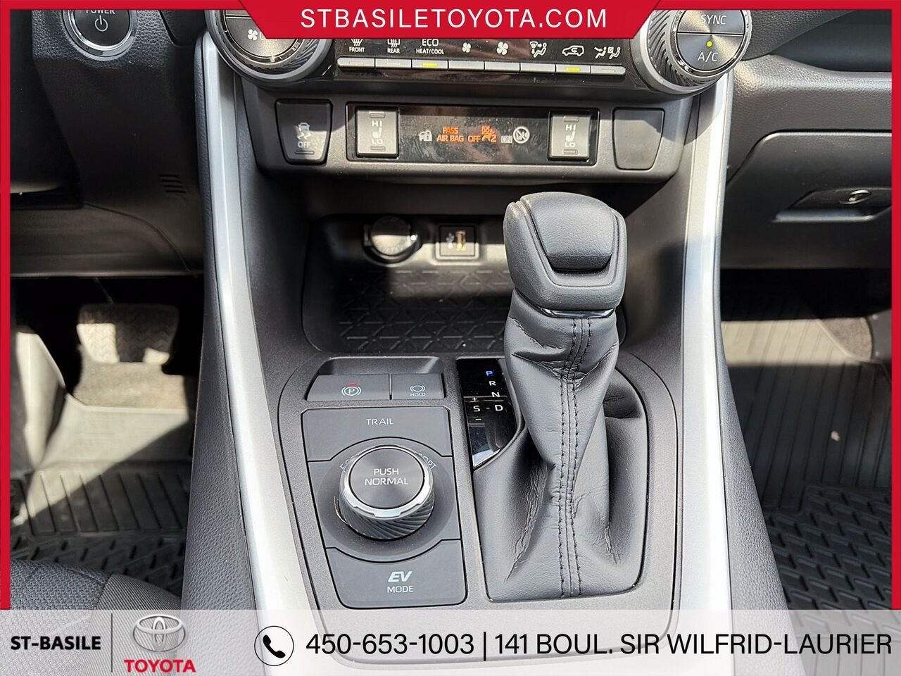 Toyota RAV4 Hybride 2025 Ciel argent métallisé Saint-Basile-le-Grand - photo #18