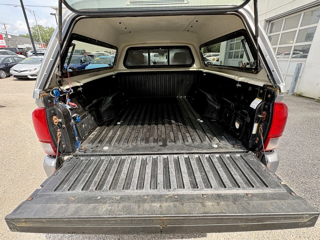 Toyota TACOMA 2018 Argent Mont-Laurier - photo #16