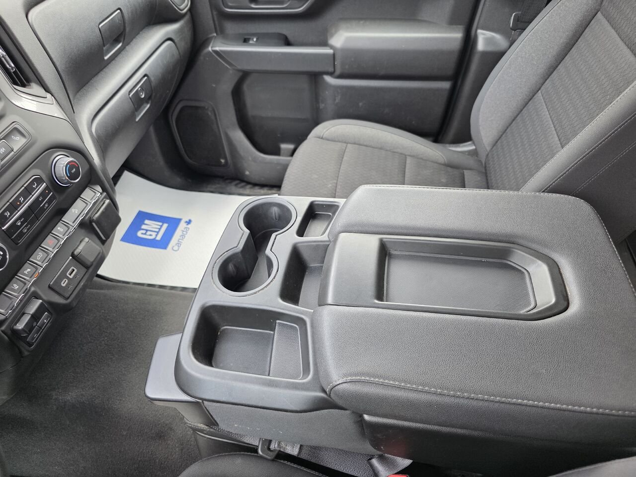 2024 Chevrolet Silverado 2500HD Custom Black Rouyn-Noranda - photo #15
