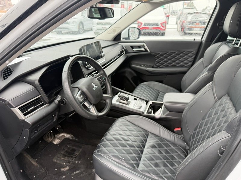 Mitsubishi Outlander GT S-AWC-CUIR-TOIT PANO-SIÈGES ET VOLANT CHAUFFANTS 2023 Blanc