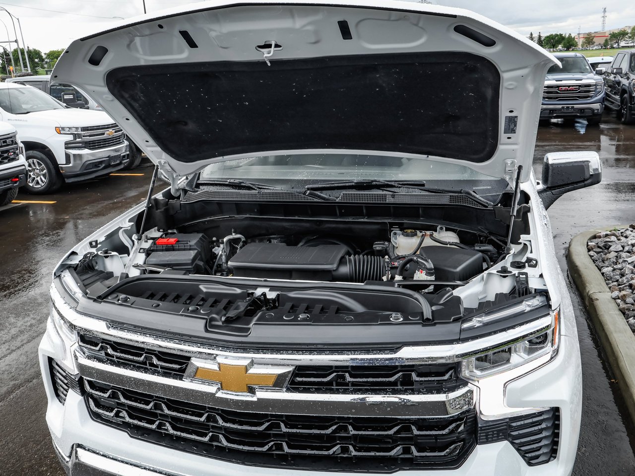 2025 Chevrolet Silverado 1500 4WD Crew Cab 147 LT White Sherwood Park - photo #9