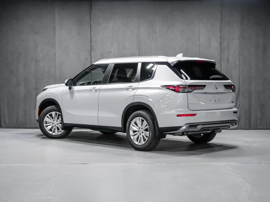 Mitsubishi Outlander SE 2025 Blanc diamant