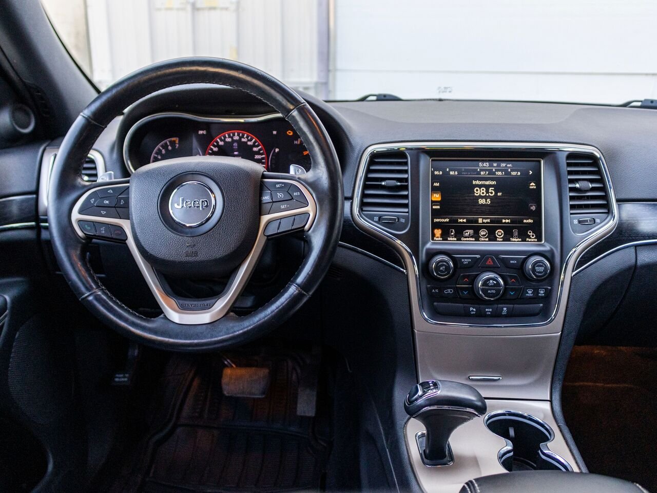 Jeep Grand Cherokee 4 RM, 4 portes, Limited 2014 Blanc Châteauguay - photo #8