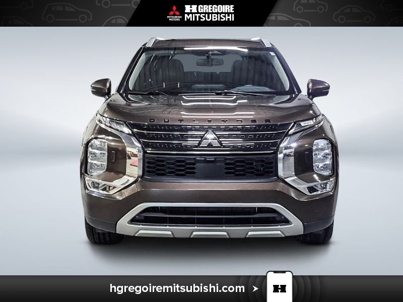 2023 Mitsubishi Outlander Plug-In Hybrid Bronze Laval - photo #1