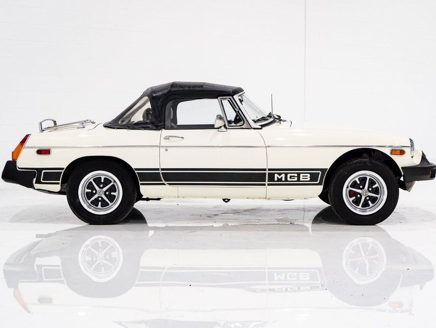MG B 1979 1979 Blanc