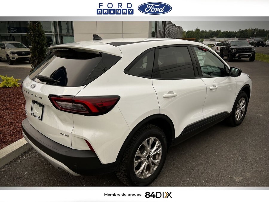 2025 Ford Escape White