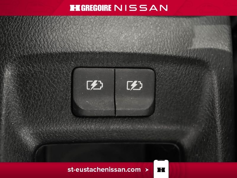 2024 Nissan Kicks White Laval - photo #22