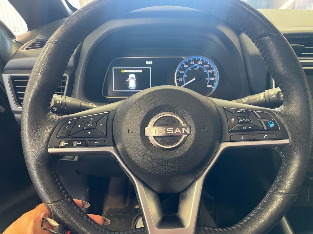 2023 Nissan LEAF SV *NAV* SIÈGES CHAUFF REG ADAPT CARPLAY ALERTES Black Saint-Jérôme - photo #11