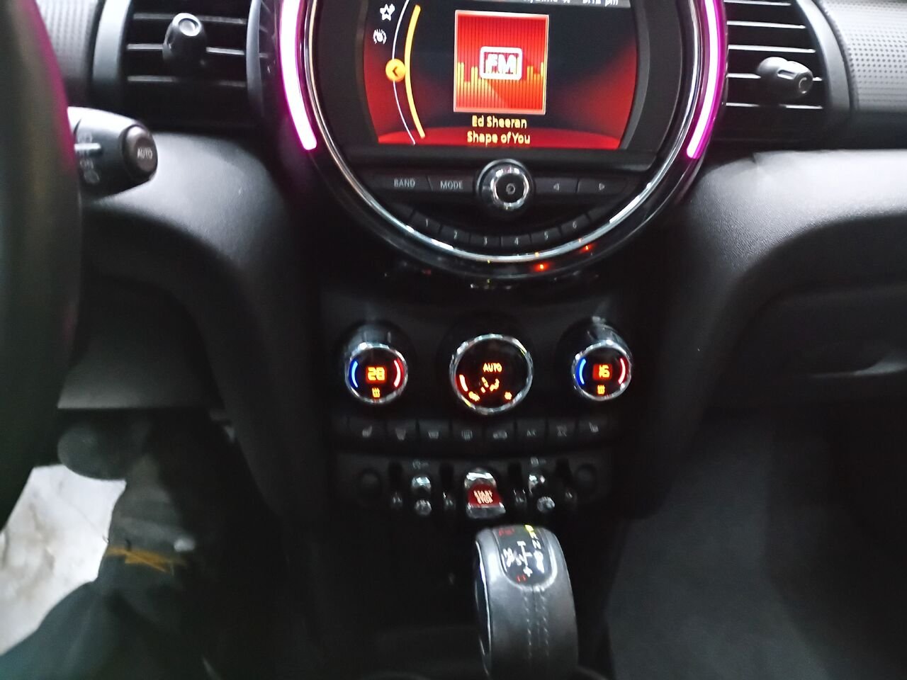 MINI 3 portes 2019 Noir Blainville - photo #26
