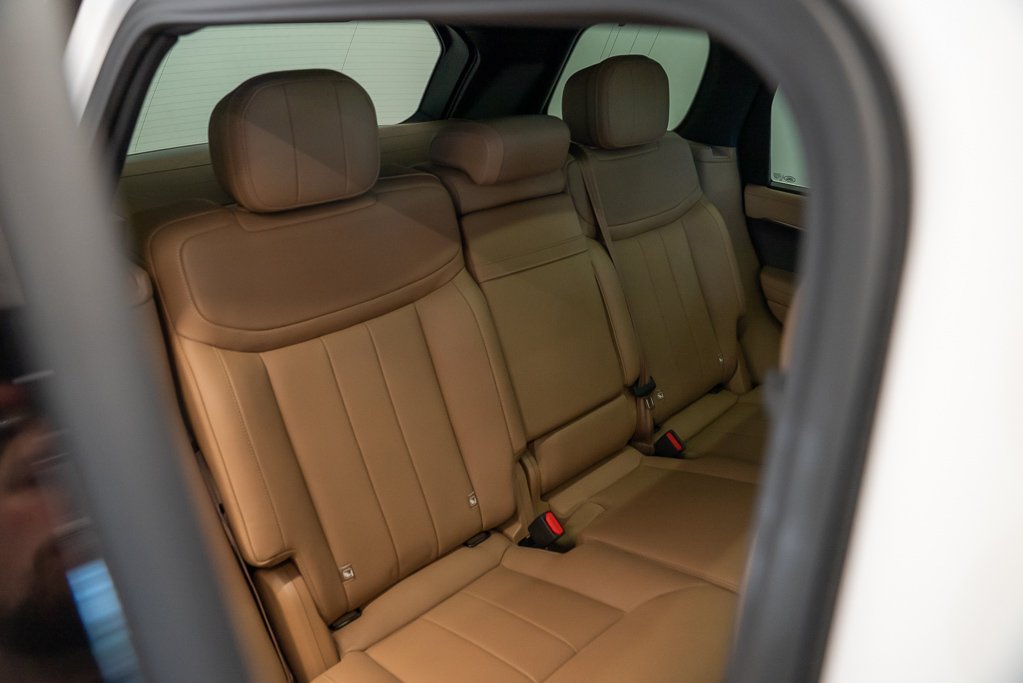 2026 Land Rover Range Rover P400 SE White Kirkland - photo #18