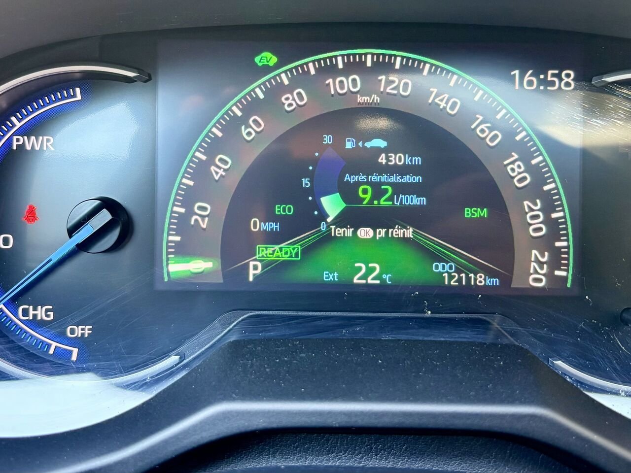 2024 Toyota RAV4 Black Mont-Laurier - photo #18