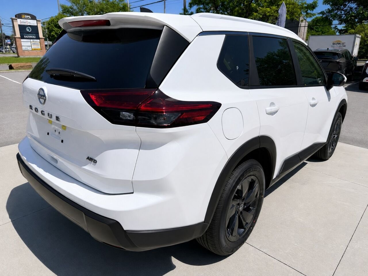 NISSAN Rogue ROGUE SV TOIT OUVRANT 2026 Blanc Everest nacré triple couche Châteauguay - photo #5