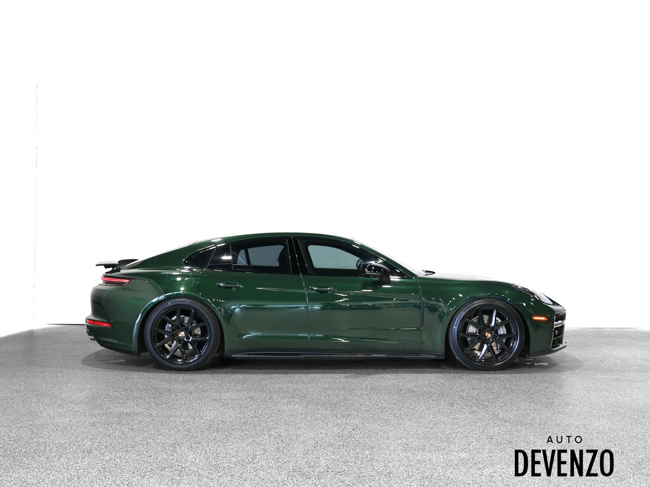 2024 Porsche Panamera Green Saint-Eustache - photo #1