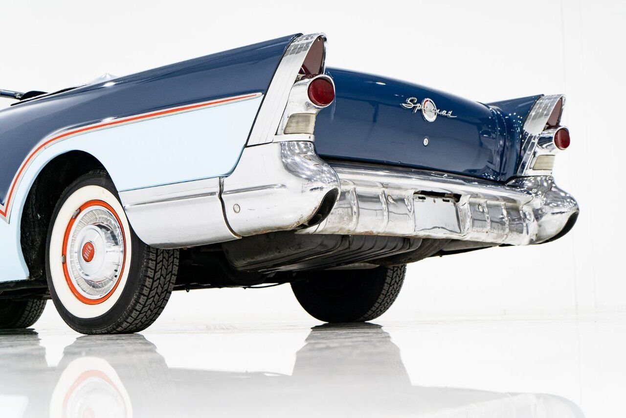 Buick Special 364/300HP NailHead 1 of only 2,056 | PRICE IN USD 1957 Bleu Montréal - photo #46