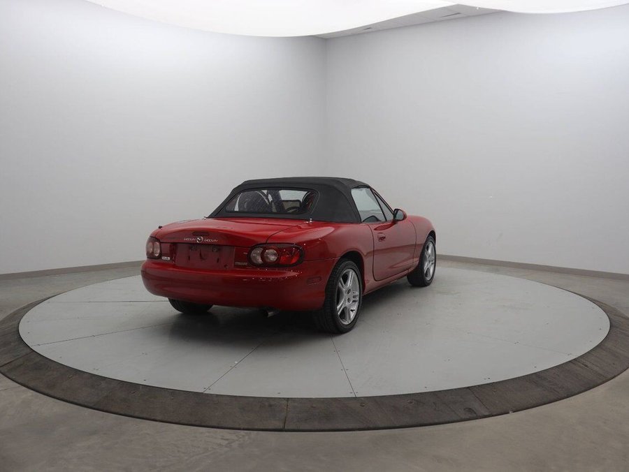 2004 Mazda MX-5 Miata 2004 Red