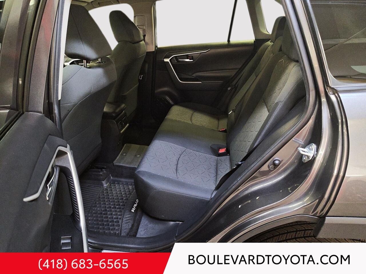 Toyota RAV4 100111A-2 | XLE, AWD 2021 Gris Québec - photo #18