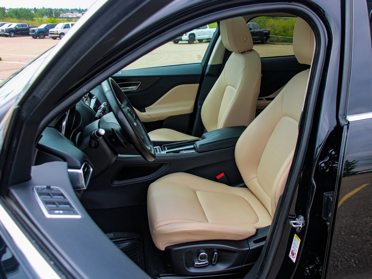 2020 Jaguar F-PACE 25t AWD Premium Black Sherwood Park - photo #30