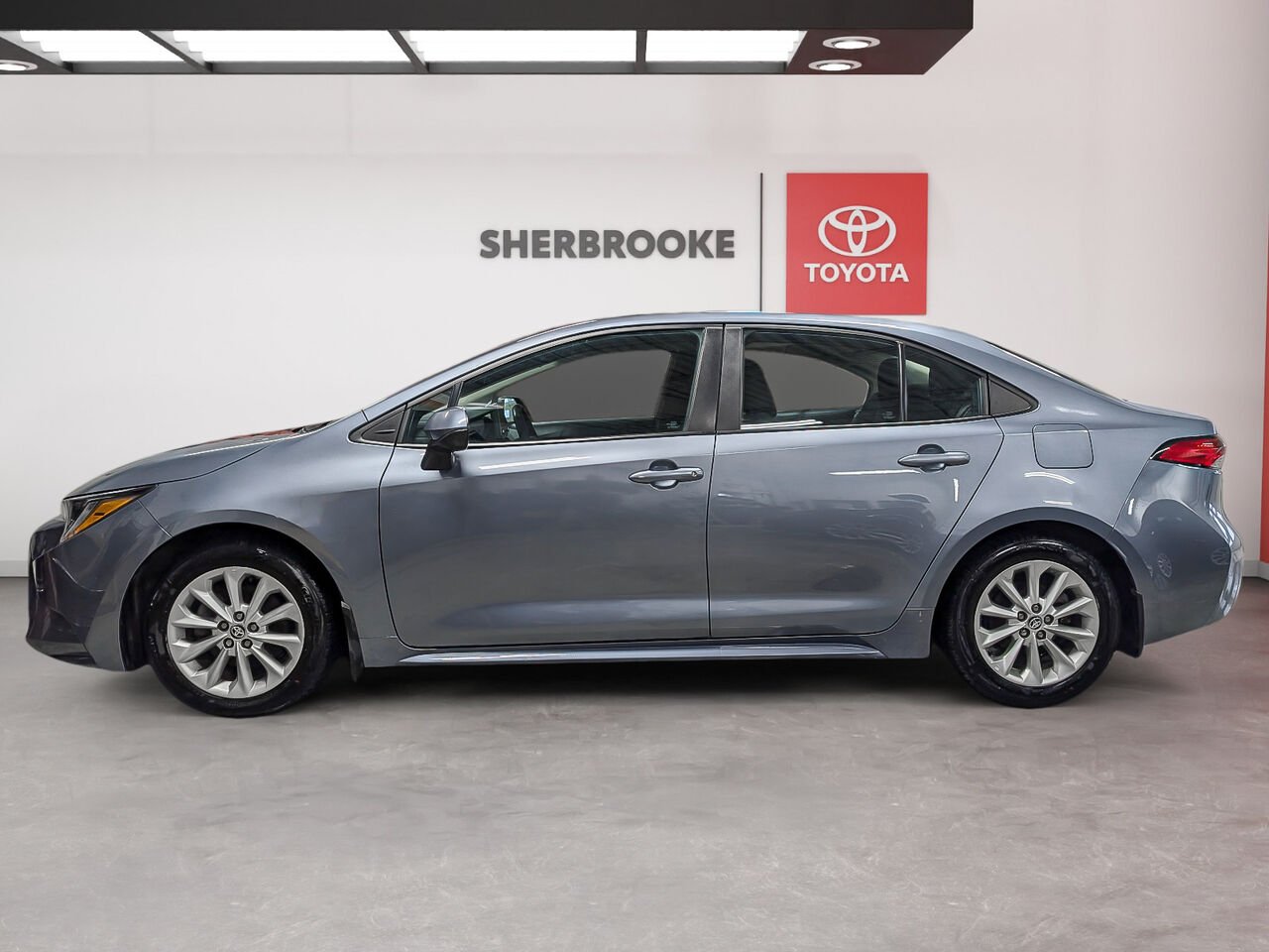 Toyota Corolla LE GR. AMÉLIORÉ VOLANT CHAUFFANTTOIT OUVRANT/MAGS 2022 Célestite Sherbrooke - photo #4