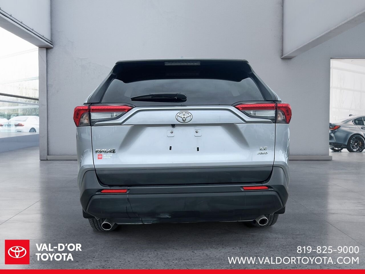 Toyota RAV4 LE TI 2025 Ciel argent métallisé Val-d'Or - photo #2