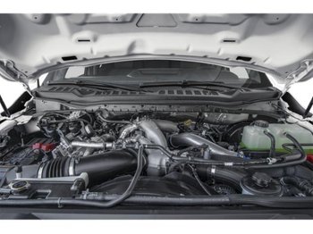 Ford Super Duty F-350 à roues arrière simples XLT