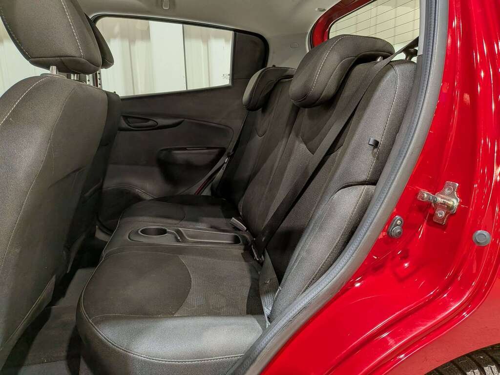 Chevrolet Spark 2018 Rouge Val-David - photo #10