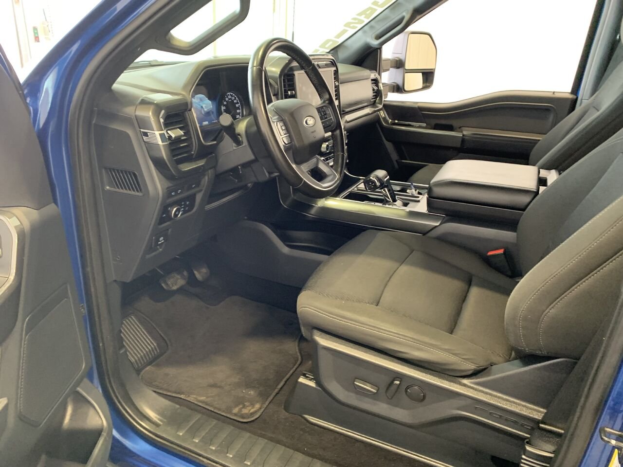 Ford F-150 SUPERCREW XLT 2023 Bleu Saint-Eustache - photo #31