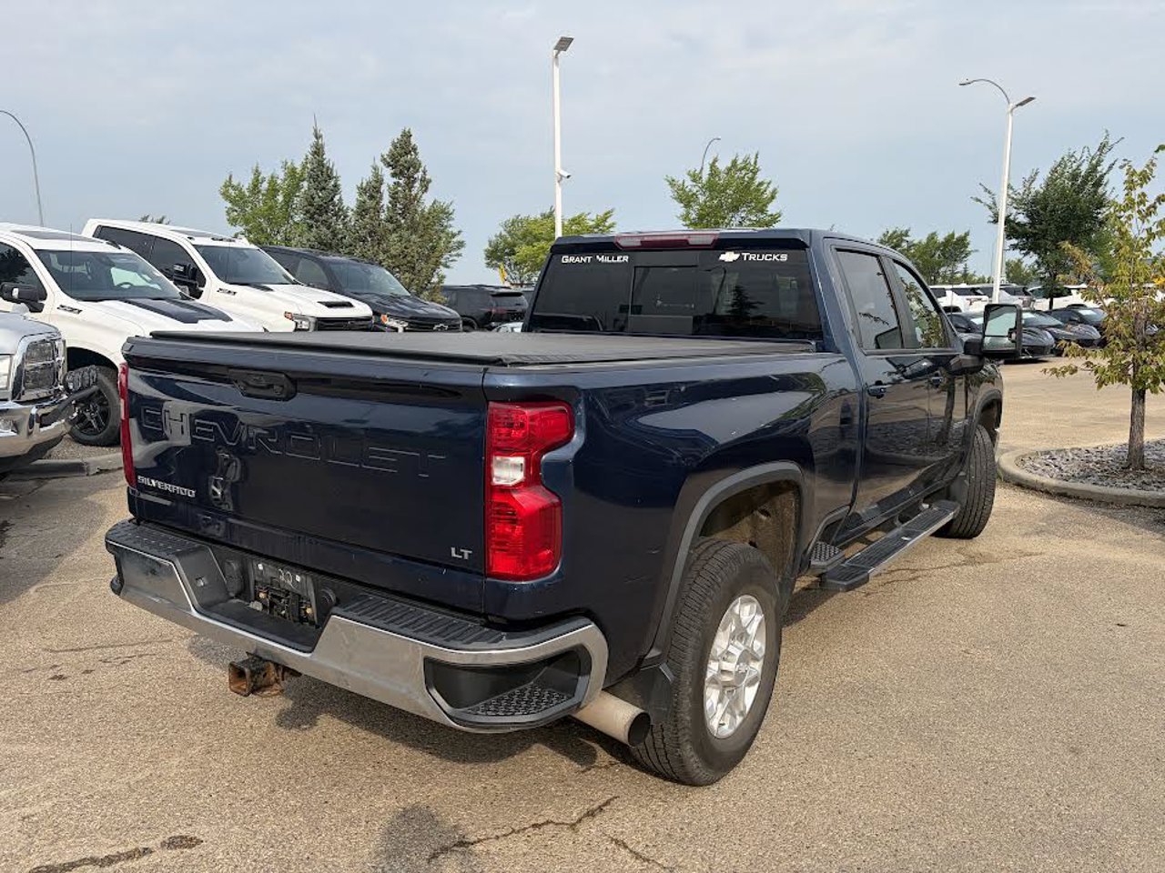 2020 Chevrolet Silverado 3500HD 4WD Crew Cab 159 LT Blue Sherwood Park - photo #4