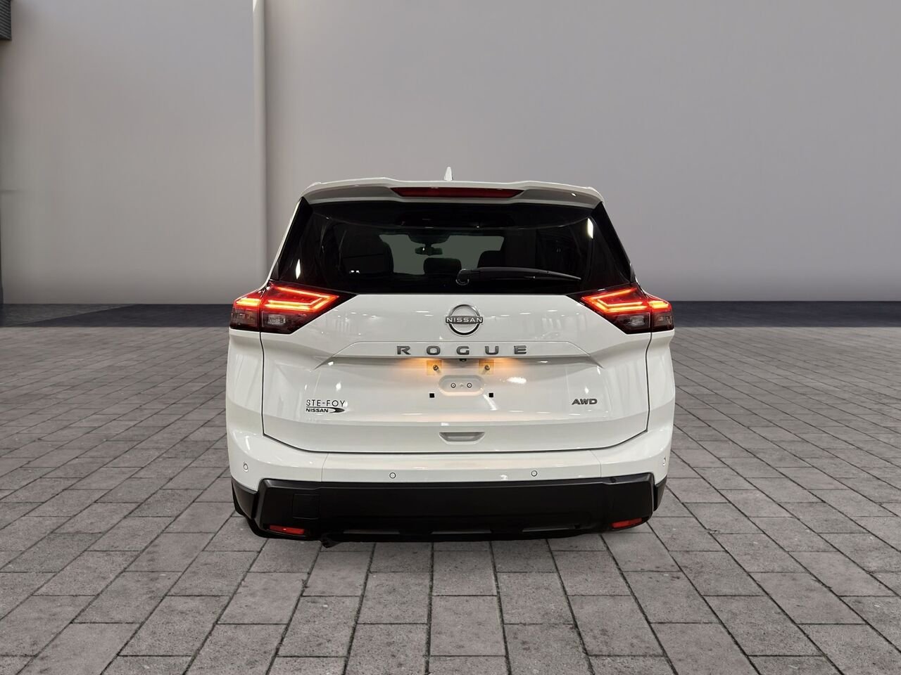 2024 Nissan Rogue S White Québec - photo #2