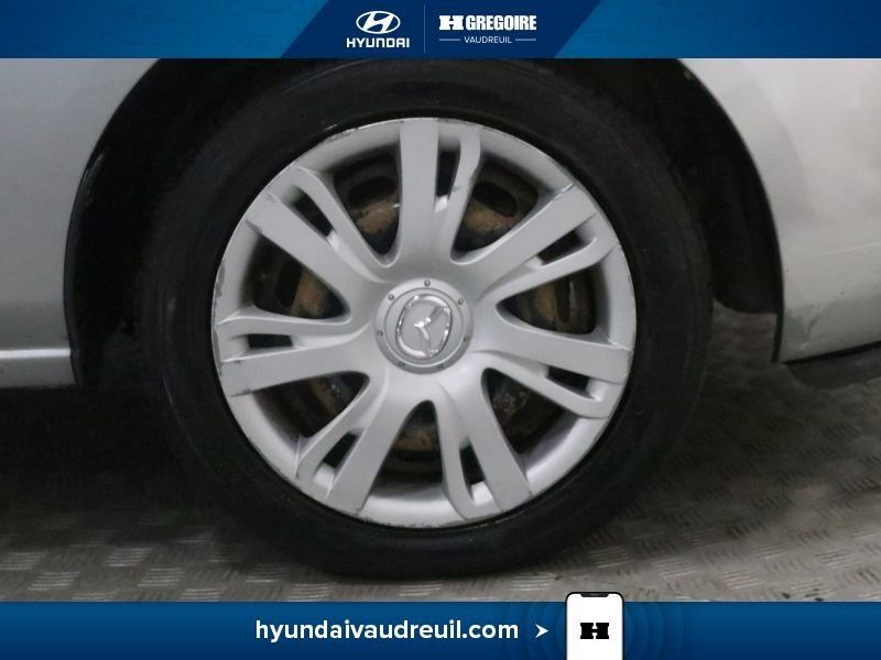 2011 Mazda 2 Silver Blainville - photo #29