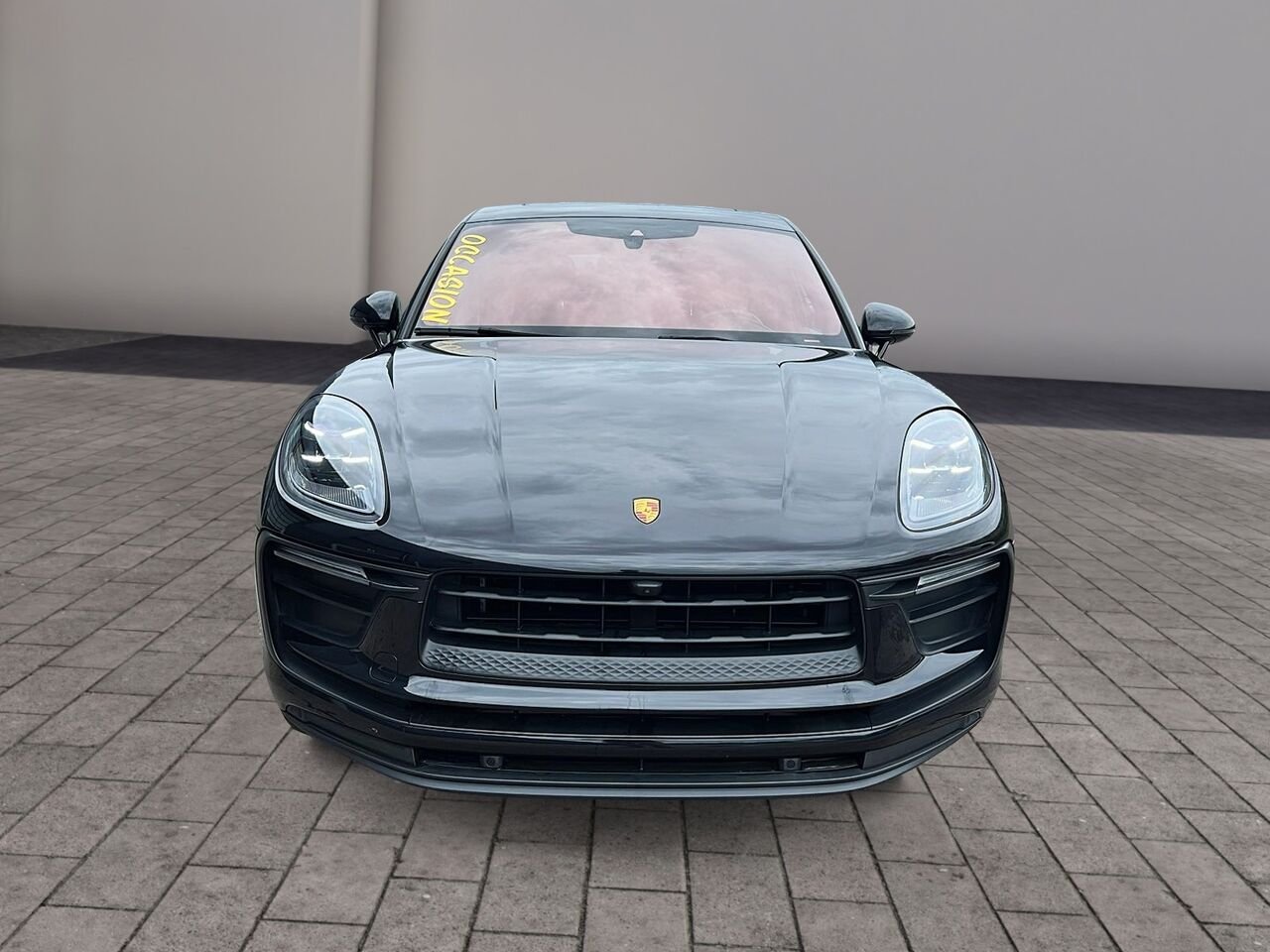 2023 Porsche MACAN Black Québec - photo #1