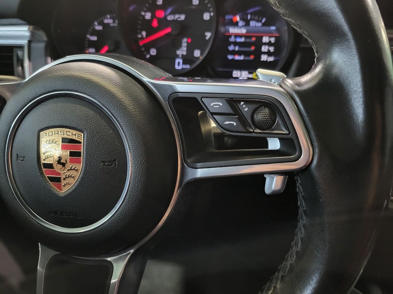 2018 Porsche Macan Black  - photo #22