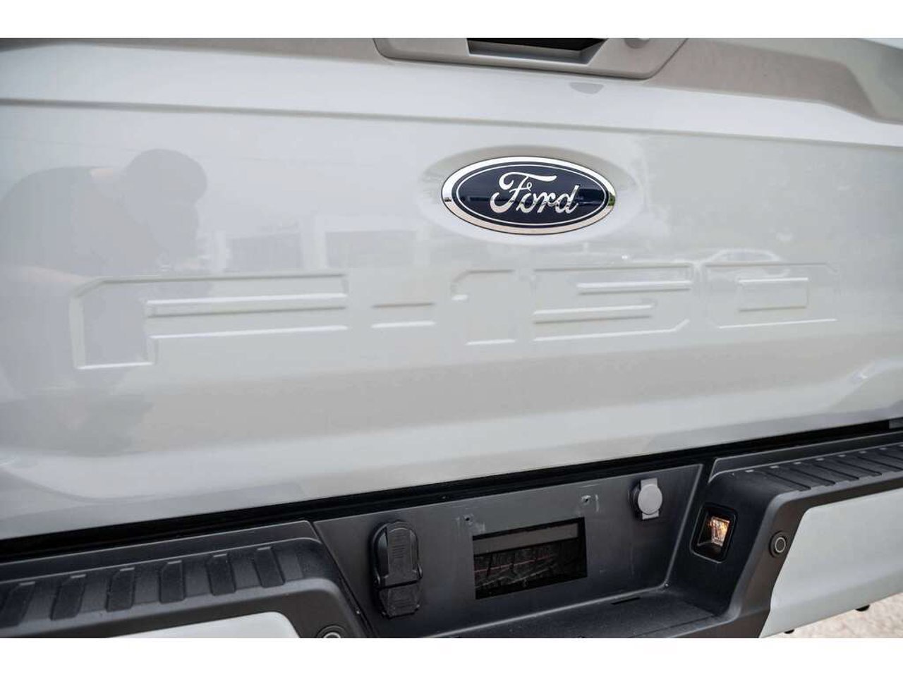 Ford F-150 2023 Gris Sainte-Julienne - photo #9