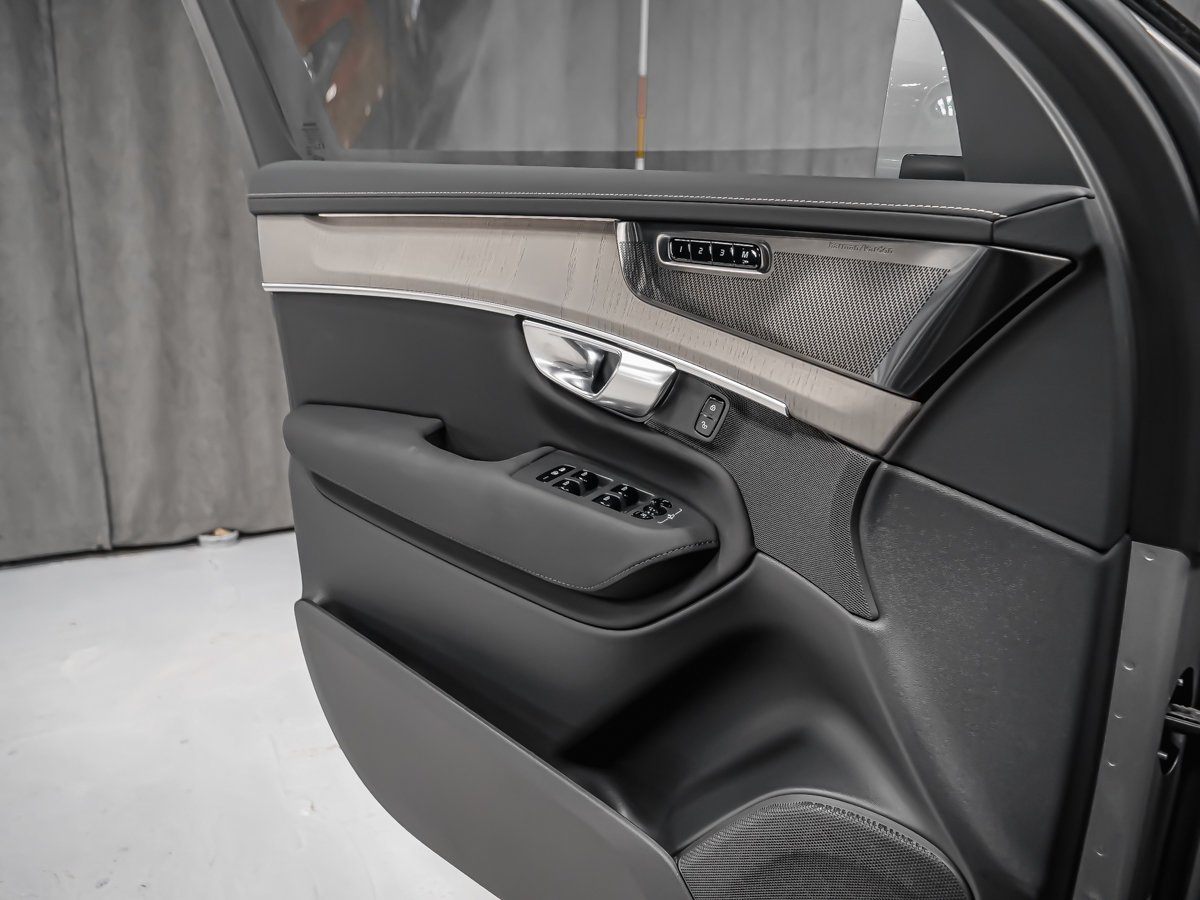 2026 Volvo XC90 B6 ULTRA BRIGHT 6 PLACES HARMAN KARDON Montreal - photo #8