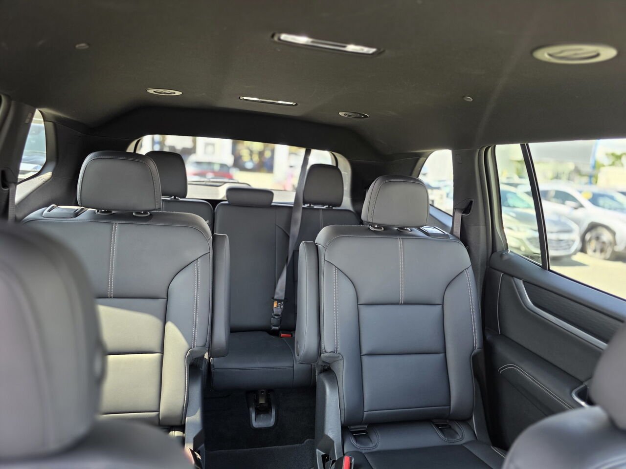 GMC Acadia Elevation 2024 Blanc Rouyn-Noranda - photo #49