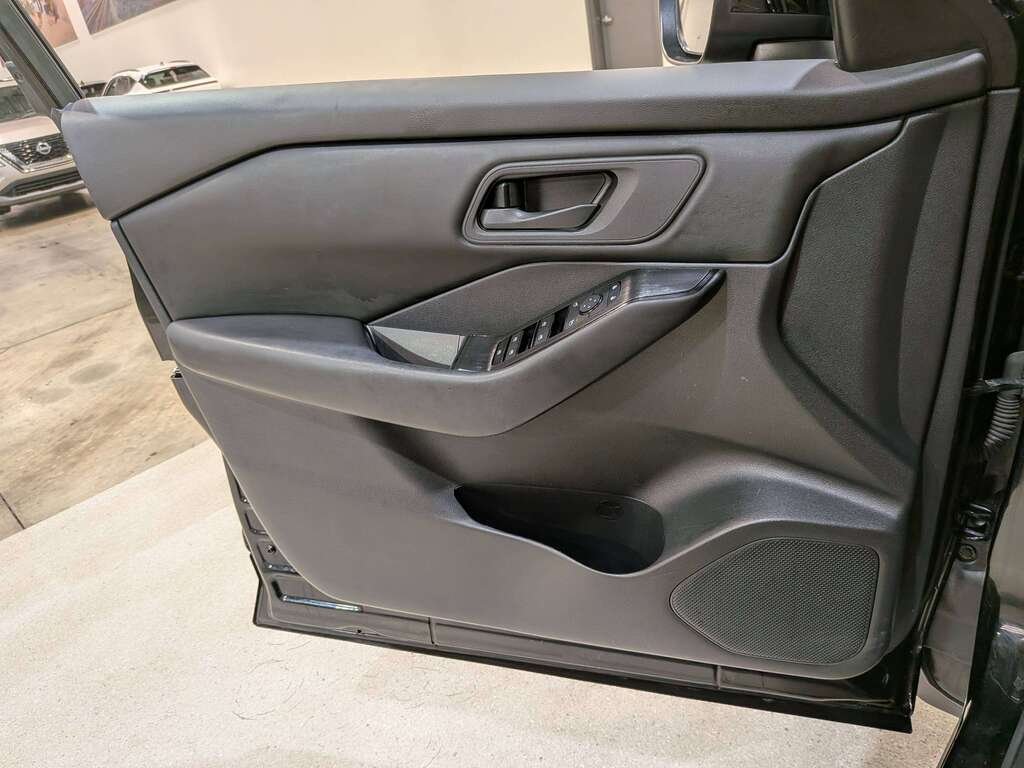 Nissan Rogue AWD S 2024 Noir Val-David - photo #32