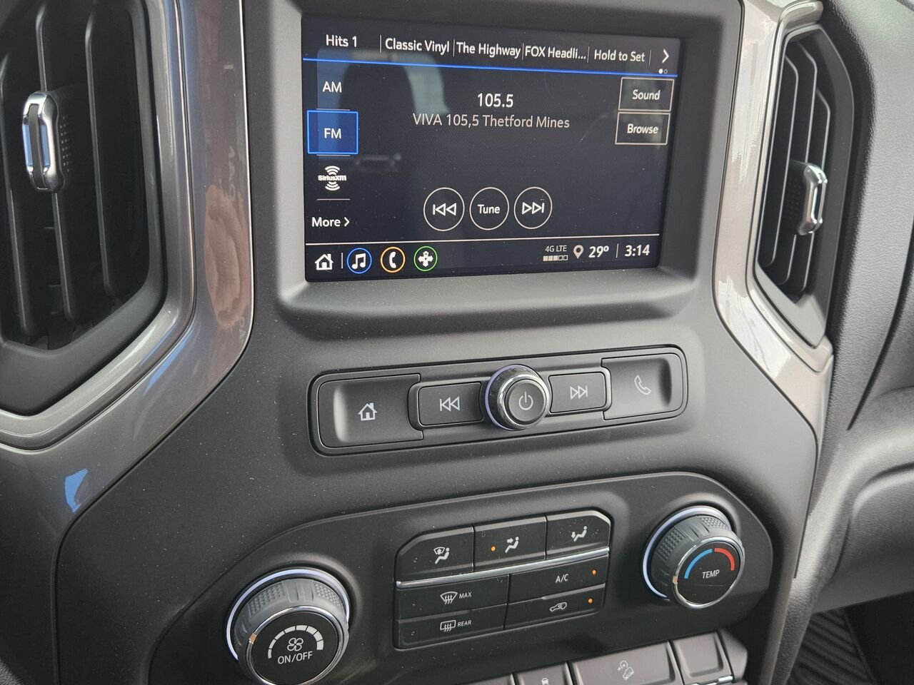2026 Chevrolet Silverado 2500HD Custom cabine multiplace 4RM 159 po BLACK Thetford Mines - photo #9
