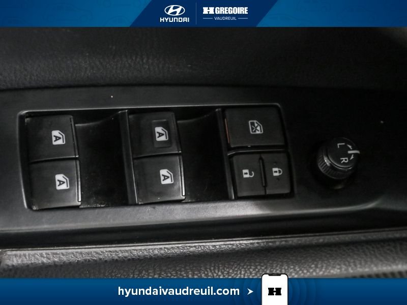 2020 Toyota Camry White Blainville - photo #16