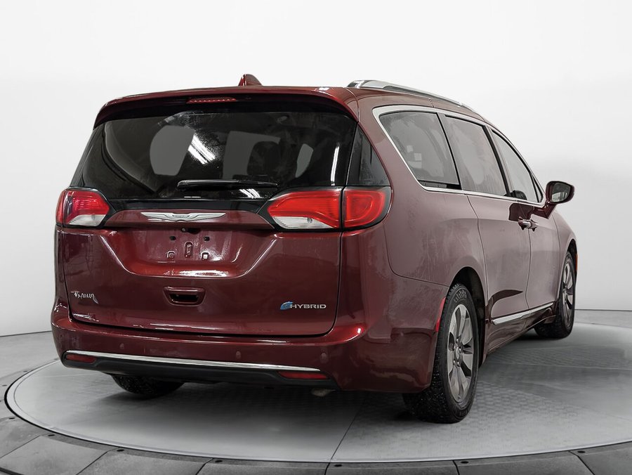 2017 Chrysler Pacifica Hybrid 2017 Red