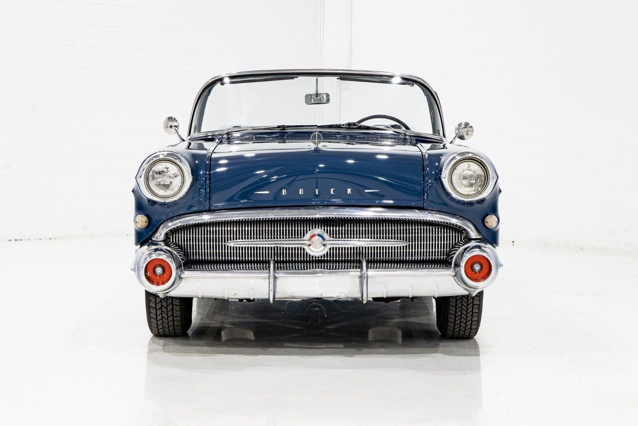 Buick Special 364/300HP NailHead 1 of only 2,056 | PRICE IN USD 1957 Bleu Montréal - photo #1