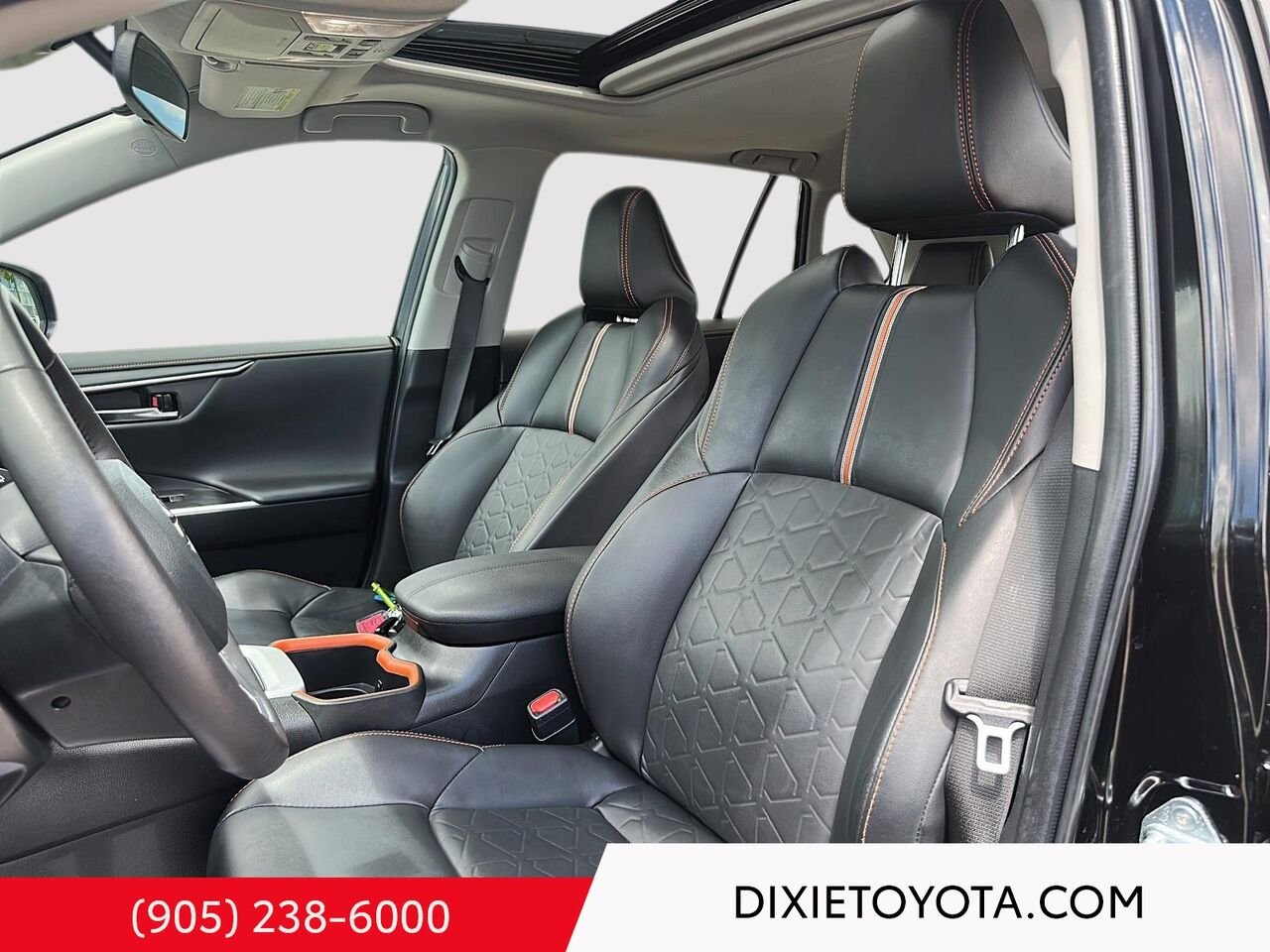 2024 Toyota RAV4 TRAIL AWD / HEATED SEATS / LEATHER SURFACE / MOONROOF / ALLOY WHEELS / CARPLAY AND ANDROID AUTO Black Mississauga - photo #9