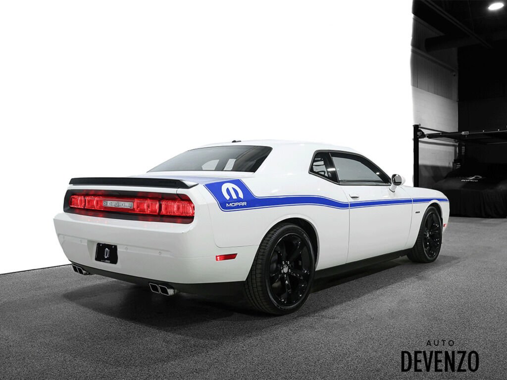 2014 Dodge Challenger White Saint-Eustache - photo #2