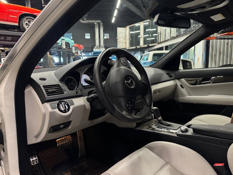 2010 Mercedes-Benz C-Class 2010 White