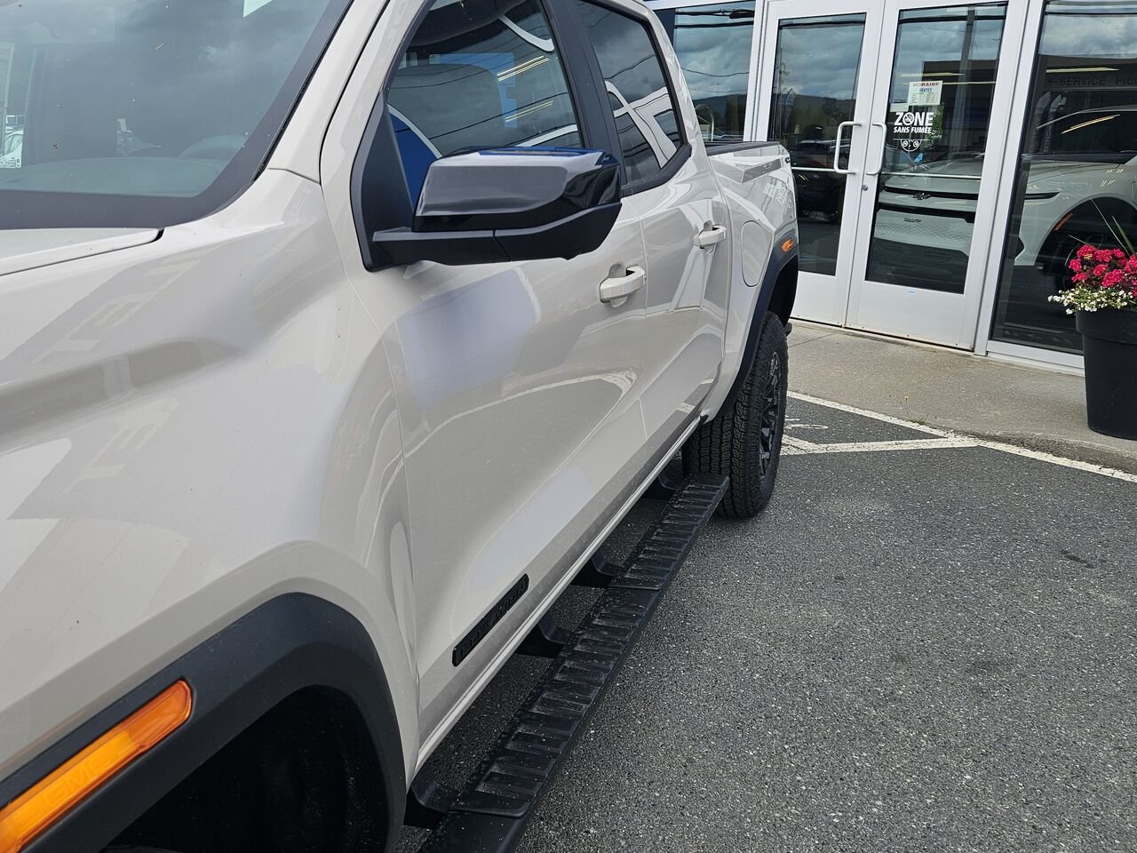 GMC Canyon Elevation cabine multiplace 4RM 2026 Dune littorale Thetford Mines - photo #2